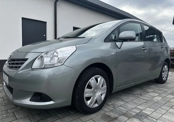 Toyota Verso cena 38800 przebieg: 62400, rok produkcji 2012 z Turek małe 232